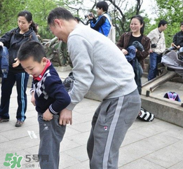 清明節(jié)穿什么衣服？清明節(jié)是適合穿什么衣服？