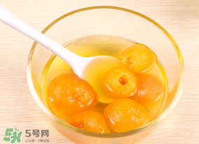 枇杷和蜂蜜能一起吃嗎？枇杷放蜂蜜好嗎？