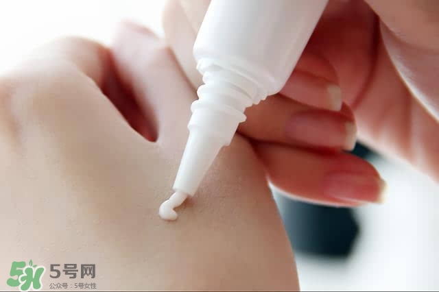 植村秀眼線筆怎么轉(zhuǎn)？植村秀如膠似漆眼線筆轉(zhuǎn)不出來