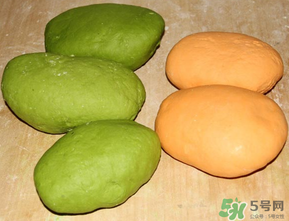 菠菜汁和面怎樣做更綠？怎么樣菠菜汁和面更綠？