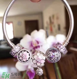 潘多拉2017新品桃花系列在哪里買？pandora桃花系列國內(nèi)有賣嗎？