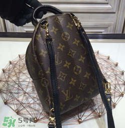 lv雙肩包怎么看真假？lv雙肩包真假辨別