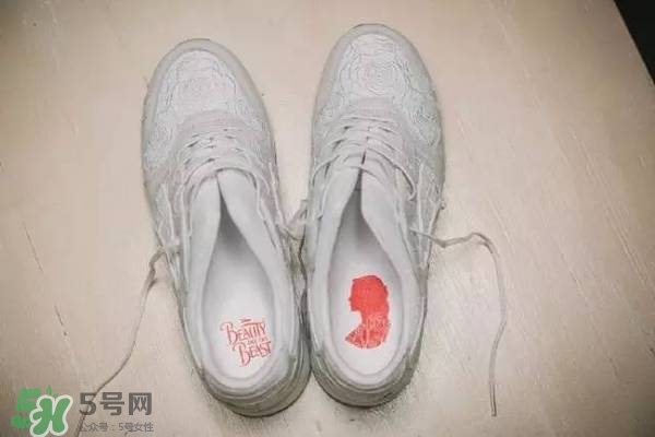asics tiger美女與野獸合作款有哪些？asics美女與野獸多少錢(qián)？