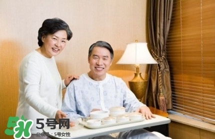 血管性頭痛可以根治嗎？血管性頭痛和神經(jīng)性頭痛的區(qū)別