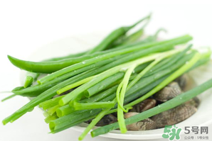 薺菜和蔥能一起吃嗎？薺菜餃子可以放蔥嗎？