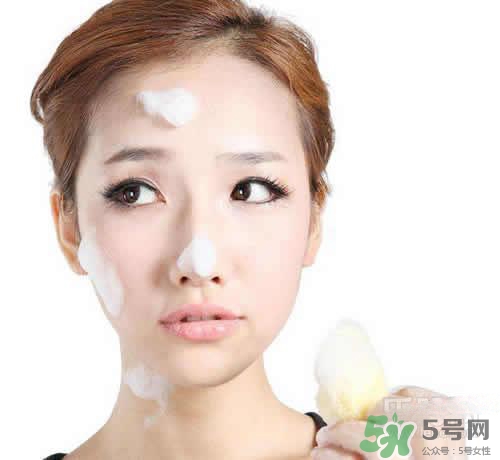 卸妝膏可以當(dāng)洗面奶嗎？用完卸妝膏后還要用洗面奶嗎？