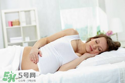 見紅了是不是快生了？見紅后多久會生？