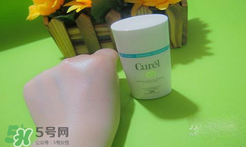 長(zhǎng)痘痘可以用防曬霜嗎？長(zhǎng)痘痘用防曬霜好嗎？