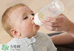 剛出生嬰兒面黃怎么辦？寶寶的臉黃怎么辦