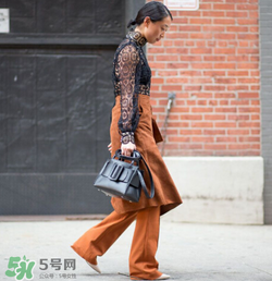 boyy皮帶包正品多少錢？boyy方扣包專柜價格