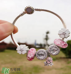 潘多拉桃花系列手鏈怎么看真假？pandora新品桃花手鏈真假辨別