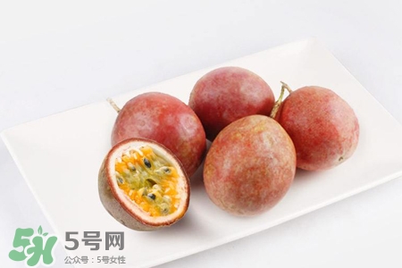 青的百香果可以悶熟嗎？百香果青的能吃嗎？
