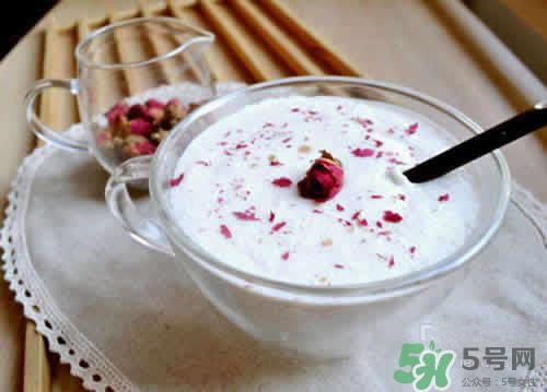 玫瑰水可以做面膜嗎？玫瑰水怎么做面膜？