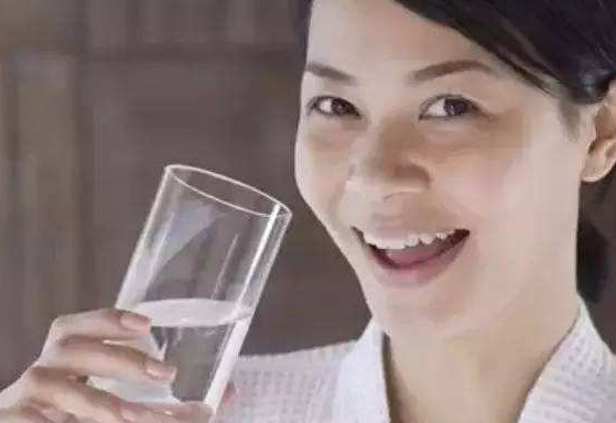 隔夜水為什么不能喝？為什么說(shuō)隔夜的水不能喝