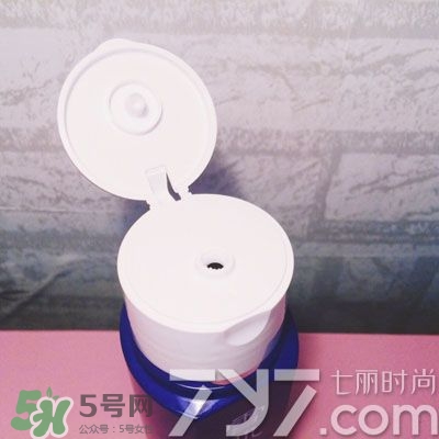 雪肌精洗顏粉和洗顏乳哪個(gè)好？雪肌精洗顏粉和洗顏乳區(qū)別