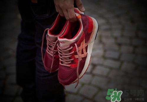 亞瑟士和耐克哪個好？asics和nike跑鞋哪個更好？