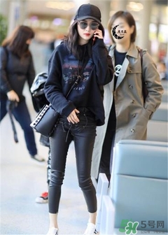 miumiu水桶包怎么搭配？miumiu水桶包怎么搭配好看？
