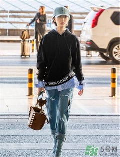 miumiu水桶包怎么搭配？miumiu水桶包怎么搭配好看？