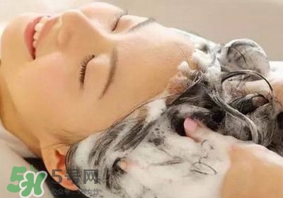 頭發(fā)掉的厲害怎么辦？頭發(fā)掉的厲害是什么原因