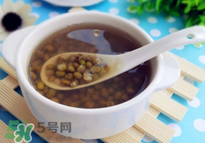 吃菠蘿舌頭麻怎么回事？吃菠蘿舌頭麻是過敏嗎