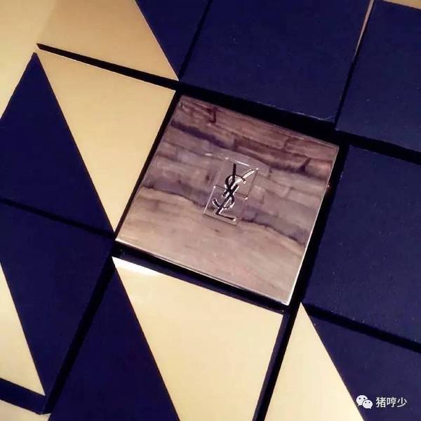 ysl蕾絲氣墊粉餅怎么樣？ysl蕾絲氣墊粉餅好用嗎？