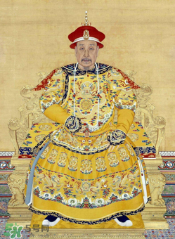 今年流行乾隆皇帝的鞋是什么鞋？乾隆皇帝的鞋就是襪子鞋嗎？