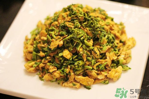 香椿炒雞蛋好吃嗎？吃香椿炒雞蛋好嗎？