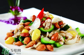 香椿和羊肉能一起吃嗎？香椿和羊肉一起吃了會(huì)怎樣？