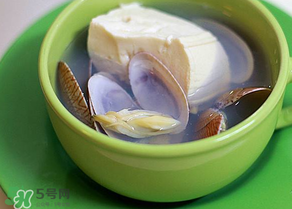 花甲能和豆腐一起吃嗎？花甲和豆腐能一起吃嗎？