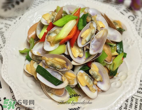 花甲發(fā)臭還能吃嗎？花甲買(mǎi)回來(lái)有點(diǎn)臭可以吃嗎？