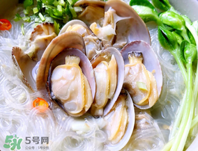 花甲發(fā)臭還能吃嗎？花甲買(mǎi)回來(lái)有點(diǎn)臭可以吃嗎？
