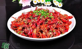 小龍蝦去頭還是不去頭？小龍蝦是吃去頭的好還是不去頭的好？