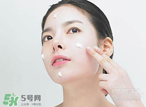 肌底液可以當(dāng)精華用嗎？肌底液可以代替精華嗎？