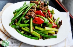 蒜苔炒肉怎么做才好吃？蒜苔炒肉的做法