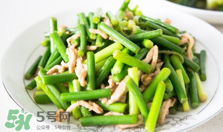 蒜苔炒什么好吃？蒜苔和什么一起炒好吃