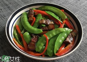 ?炒荷蘭豆要焯水嗎？荷蘭豆不焯水能吃嗎？
