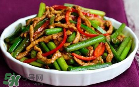 蒜苔炒肉怎么做才好吃？蒜苔炒肉的做法