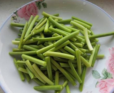 蒜苔怎么處理？蒜薹炒之前要怎么處理