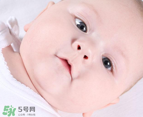 寶寶有鼻屎不通氣怎么辦？寶寶有鼻屎鼻塞怎么辦？