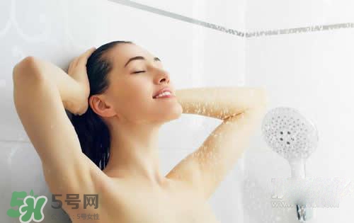 天天洗澡身上還癢是怎么回事？天天洗澡身上還癢怎么辦？