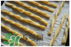 適合寶寶吃的小餅干怎么做？寶寶能吃的小餅干怎么做？
