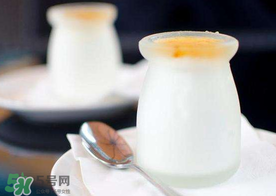 吃蝦爬子能喝酸奶嗎？蝦爬子和酸奶能一起吃嗎？