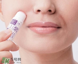 藍紫根去法令紋棒怎么用？藍紫根去法令紋精華棒使用方法