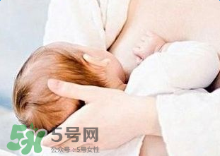 胸很大奶水卻很少怎么回事？胸大卻沒有奶水該怎么辦？