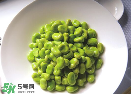 蠶豆和牛奶可以同吃嗎？吃蠶豆可以喝牛奶嗎？