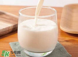 蠶豆和牛奶可以同吃嗎？吃蠶豆可以喝牛奶嗎？
