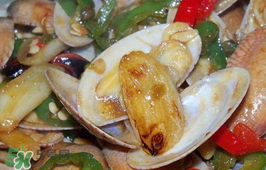 花甲能和白酒一起吃嗎？花甲和白酒在一起會食物中毒嗎？