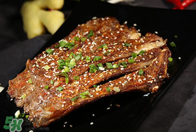 花甲和羊肉能一起吃嗎？羊肉可以和花甲一起吃嗎？