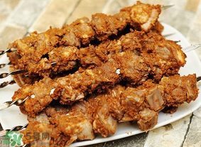 花甲和羊肉能一起吃嗎？羊肉可以和花甲一起吃嗎？