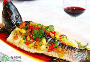 花甲可以和魚一起吃嗎？花甲和魚能一起吃嗎？